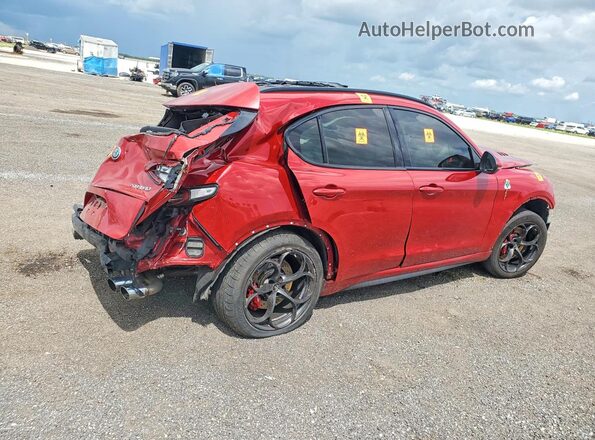 ZASFAKEV2J7C18478 2018 ALFA ROMEO STELVIO Красный Задняя правая четверть