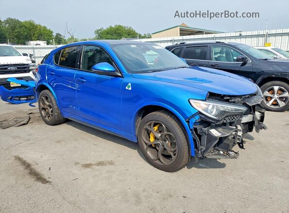 ZASFAKEVXJ7C21502 2018 ALFA ROMEO STELVIO Blue Front right