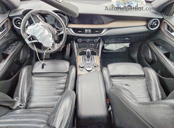ZASFAKNN3J7B68965 2018 ALFA ROMEO STELVIO Gray Առջևի վահանակի տեսք