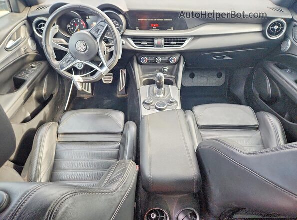 ZASFAKNN3J7B91646 2018 ALFA ROMEO STELVIO Gray Առջևի վահանակի տեսք
