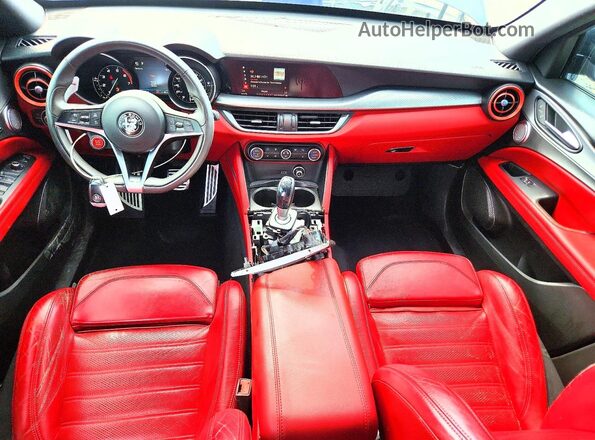 ZASFAKNN4J7C00385 2018 ALFA ROMEO STELVIO Черный Вид панели приборов