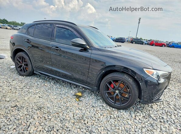 ZASFAKNN4J7C00385 2018 ALFA ROMEO STELVIO Черный Передняя правая четверть
