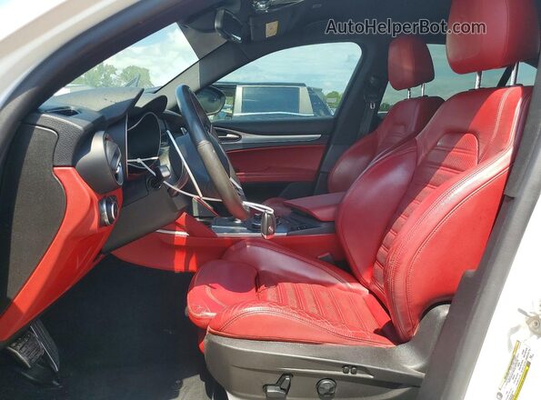 ZASFAKNN6J7C10688 2018 ALFA ROMEO STELVIO White Սալոնի դիմացի տեսք