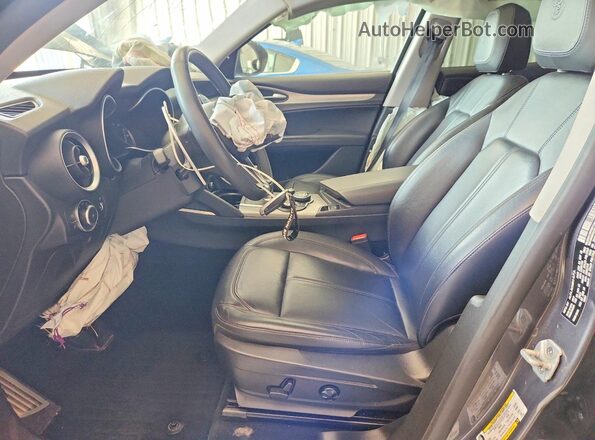ZASFAKPN1J7B76902 2018 ALFA ROMEO STELVIO Угольный Вид салона спереди