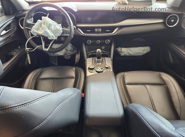 ZASFAKPN1J7B76902 2018 ALFA ROMEO STELVIO Угольный Вид панели приборов