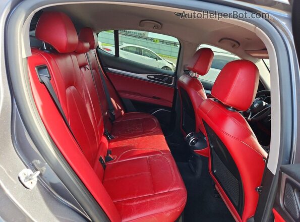 ZASFAKPN4J7B86162 2018 ALFA ROMEO STELVIO Угольный Вид задней части салона