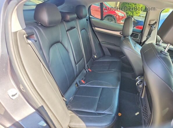 ZASFAKPN5J7B66423 2018 ALFA ROMEO STELVIO Серый Вид задних сидений