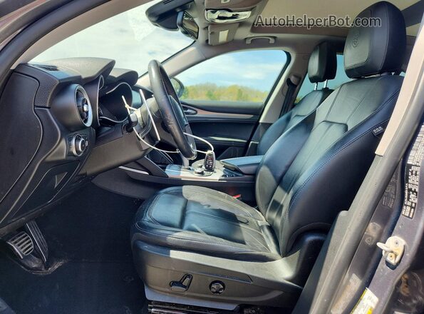 ZASFAKPN5J7B66423 2018 ALFA ROMEO STELVIO Серый Вид салона спереди