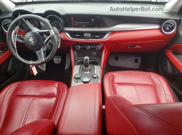 ZASFAKPN6J7B81870 2018 ALFA ROMEO STELVIO Черный Вид панели приборов
