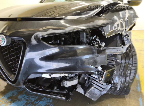 ZASPAJAN4L7C95070 2020 ALFA ROMEO STELVIO Black სალონის 360-გრადუსიანი ხედი