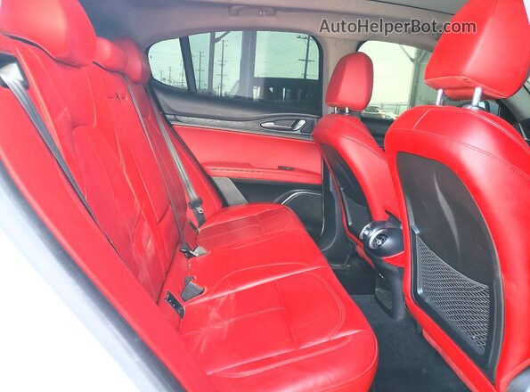 ZASPAJAN5K7C68359 2019 ALFA ROMEO STELVIO White უკანა სალონის ხედი
