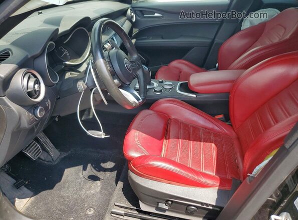 ZASPAKAN9N7D30629 2022 ALFA ROMEO STELVIO Black Front interior view