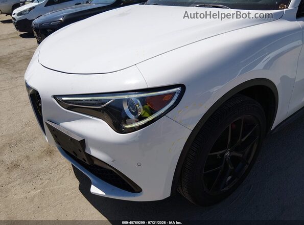 ZASPAKBN0K7C42692 2019 ALFA ROMEO STELVIO White Front view