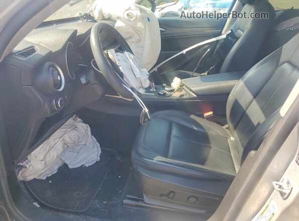 ZASPAKBN1K7C67844 2019 ALFA ROMEO STELVIO Серебряный Вид салона спереди