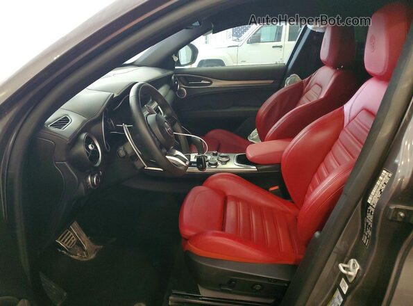 ZASPAKBN1N7D29635 2022 ALFA ROMEO STELVIO Gray Front interior view