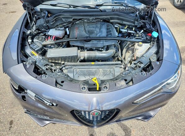 ZASPAKBN1N7D29635 2022 ALFA ROMEO STELVIO Gray Engine compartment view