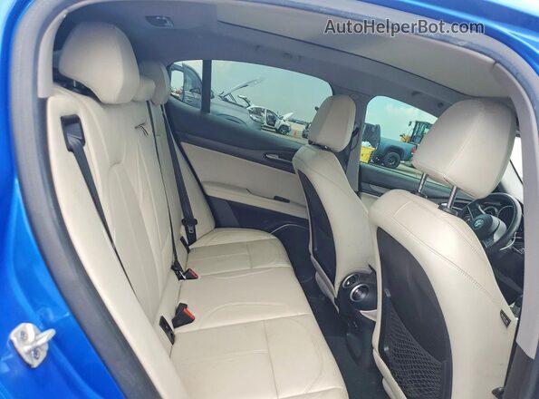 ZASPAKBN2K7C71904 2019 ALFA ROMEO STELVIO Синий Вид задней части салона
