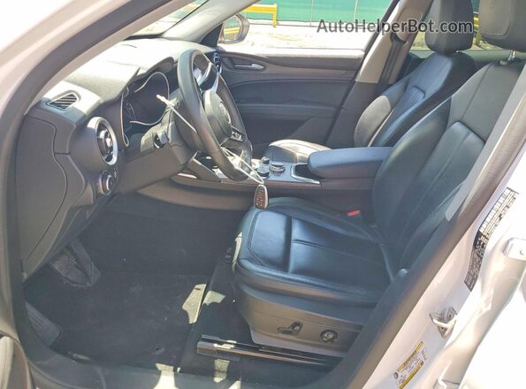 ZASPAKBN2L7C83357 2020 ALFA ROMEO STELVIO White Widok wnętrza z przodu