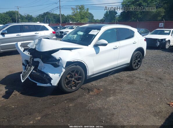 ZASPAKBN7K7C59411 2019 ALFA ROMEO STELVIO White წინა მარცხენა ხედი სამი მეოთხედიდან
