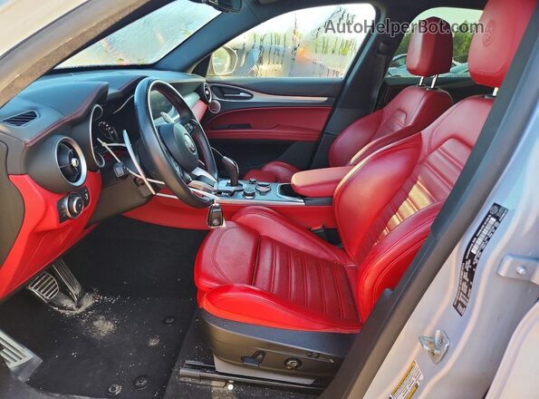 ZASPAKBN7L7C88053 2020 ALFA ROMEO STELVIO White Սալոնի դիմացի տեսք