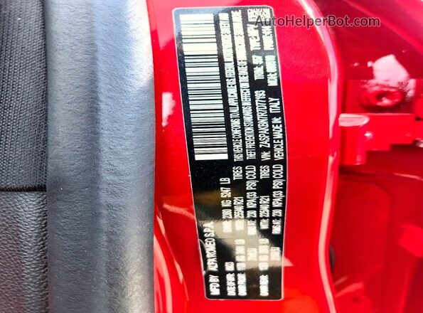 ZASPAKBN7R7D77193 2024 ALFA ROMEO STELVIO Red Widok wnętrza 360 stopni