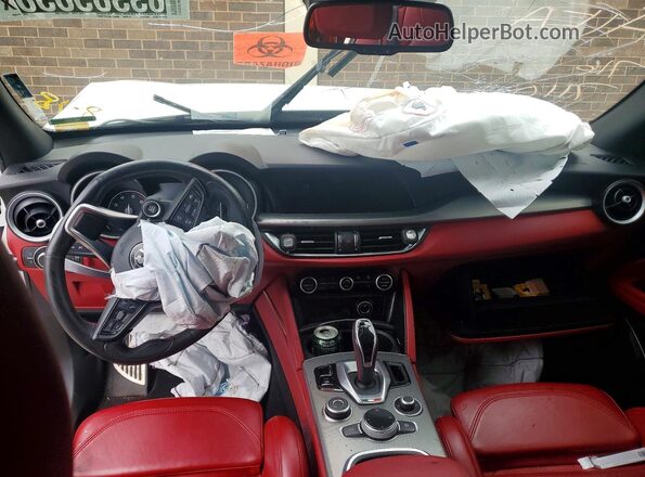 ZASPAKBN8M7D15083 2021 ALFA ROMEO STELVIO White Dashboard view