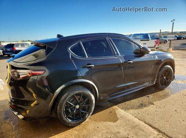 ZASPAKEV0R7D92064 2024 ALFA ROMEO STELVIO Black Widok z przodu