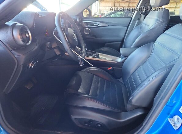 ZASPATCW3R3048878 2024 ALFA ROMEO OTHER Blue Вид салону спереду