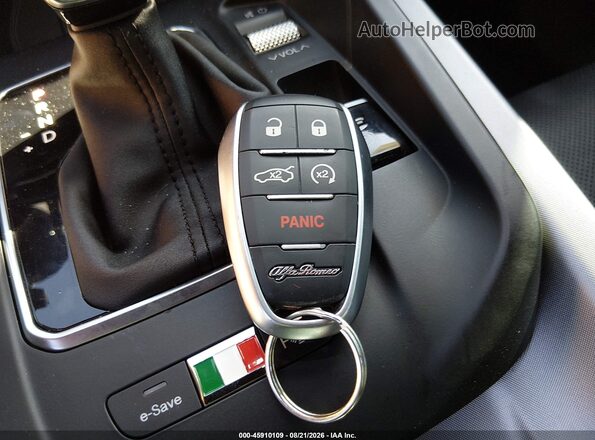 ZASPATCW4R3047366 2024 ALFA ROMEO OTHER Red Առջևի վահանակի տեսք