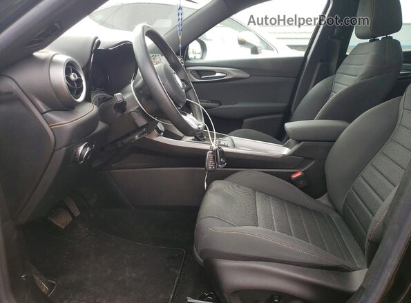 ZASPATCW7R3054246 2024 ALFA ROMEO OTHER Black Front interior view