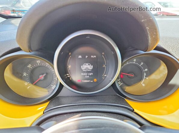 ZFBCFXBT2GP352223 2016 FIAT 500X Yellow Սարքավորումների վահանակի տեսք