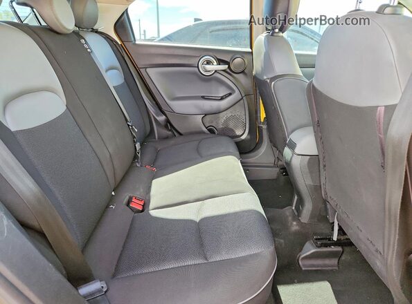 ZFBCFXBT2GP352223 2016 FIAT 500X Yellow Հետևի նստատեղերի տեսք
