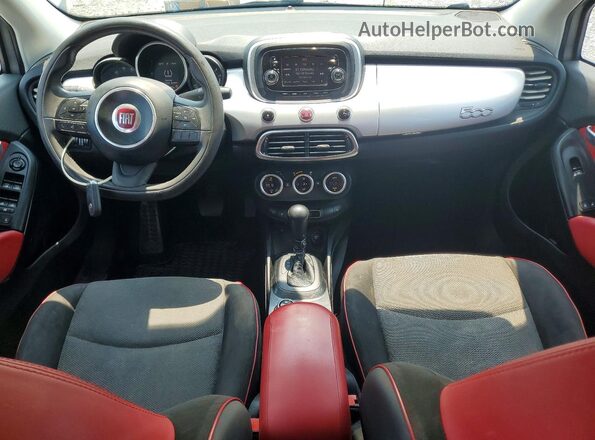 ZFBCFXBT9GP385865 2016 FIAT 500X Silver Vista del salpicadero