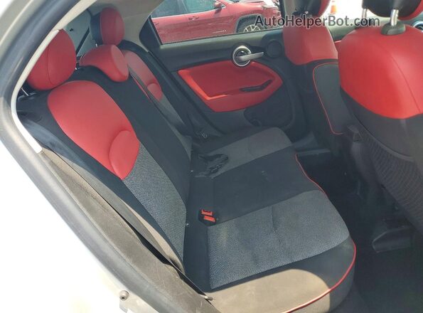 ZFBCFXBT9GP385865 2016 FIAT 500X Silver Vista de los asientos traseros