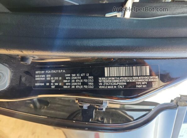 ZFBCFXCB0JP668944 2018 FIAT 500X Black Vista del compartimento del motor