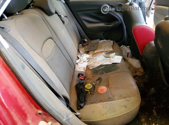 ZFBCFXDT6GP378837 2016 FIAT 500X Red Widok tylnych siedzeń