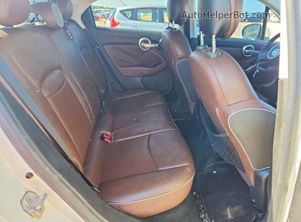 ZFBCFXET0GP377200 2016 FIAT 500X White Vista de los asientos traseros