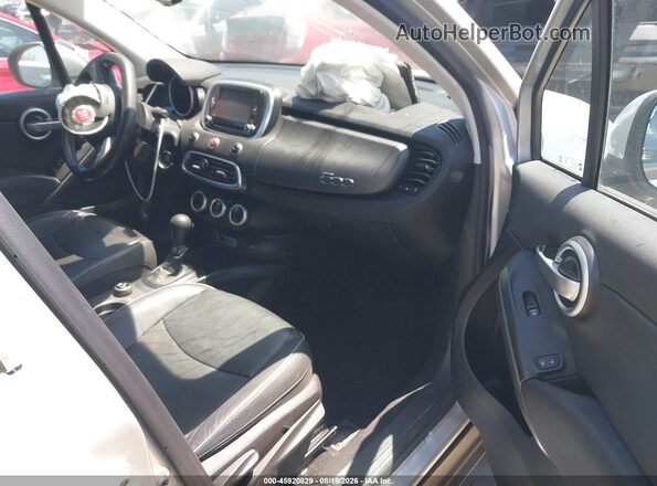 ZFBCFXET0GP414116 2016 FIAT 500X Silver Widok wnętrza z przodu