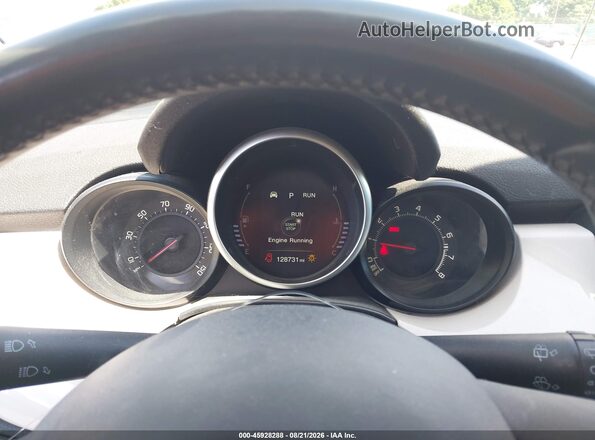 ZFBCFYBTXGP514198 2016 FIAT 500X Cream Vista de los asientos traseros