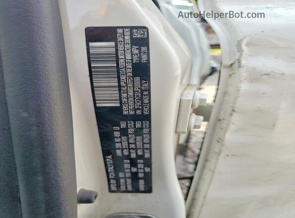 ZFBCFYCB1JP689999 2018 FIAT 500X White Շարժիչի բաժամունքի տեսք