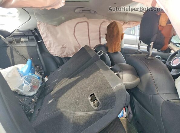 ZFBCFYCB1JP689999 2018 FIAT 500X White Հետևի նստատեղերի տեսք
