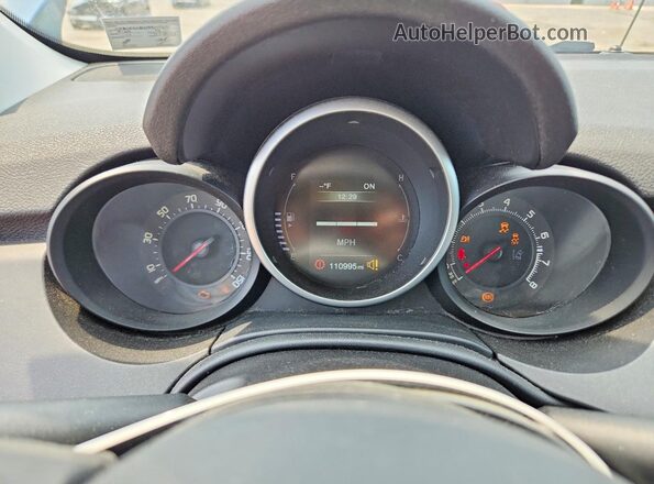 ZFBCFYCB2JP643341 2018 FIAT 500X Blue Instrument cluster view