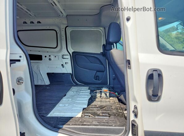 ZFBHRFAB7L6S13690 2020 RAM PROMASTER White Вид задньої частини салону