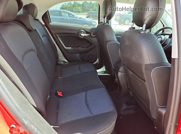 ZFBNF3A18MP913764 2021 FIAT 500X Red Vista de los asientos traseros