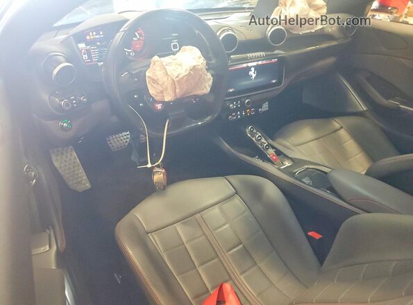 ZFF02RPA5N0281492 2022 FERRARI PORTOFINO Red Dashboard view