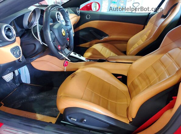ZFF77XJAXH0226117 2017 FERRARI CALIFORNIA Red Սալոնի դիմացի տեսք