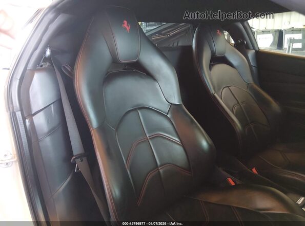 ZFF79ALA7J0230832 2018 FERRARI 488 Белый Вид наклейки с VIN-кодом