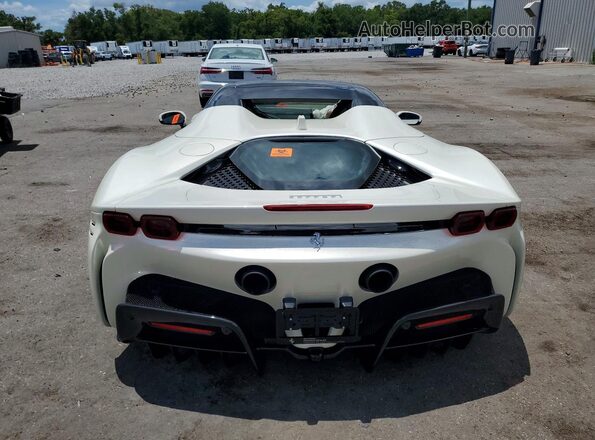 ZFF96NMA7S0316974 2025 FERRARI SF90 STRADALE Кремовый Вид сзади