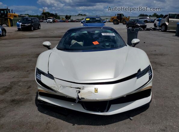 ZFF96NMA7S0316974 2025 FERRARI SF90 STRADALE Кремовый Вид спереди