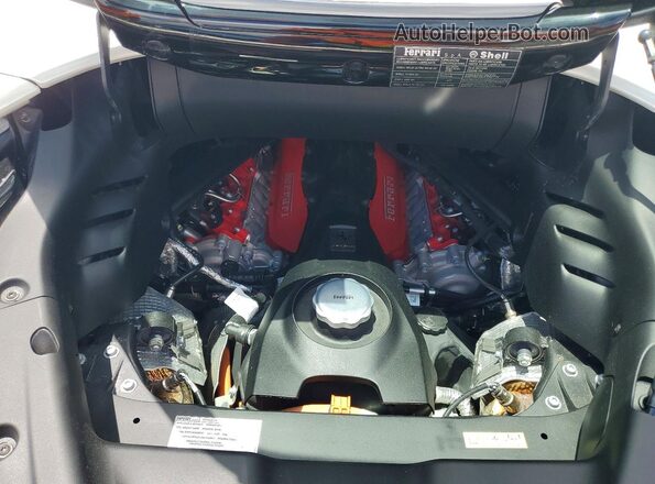 ZFF96NMA7S0316974 2025 FERRARI SF90 STRADALE Кремовый Вид задней части салона